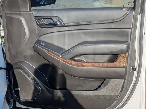 Used 2016 Chevrolet Suburban LT image 35