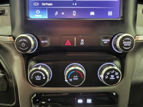 Used 2024 RAM 2500 Big Horn AWD/4WD image 37