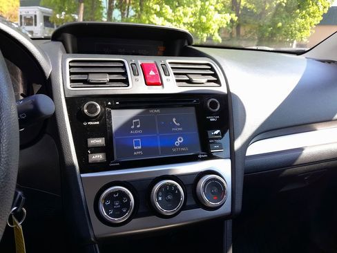 Used 2015 Subaru Crosstrek 2.0i Premium AWD/4WD image 23