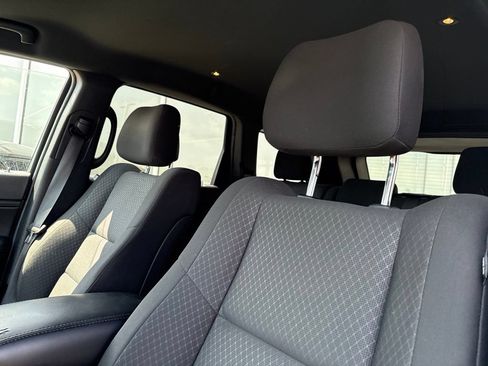 Used 2019 Jeep Grand Cherokee Laredo w/ Security & Convenience Group AWD/4WD image 9