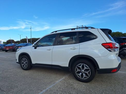 Used 2024 Subaru Forester Premium AWD/4WD image 6
