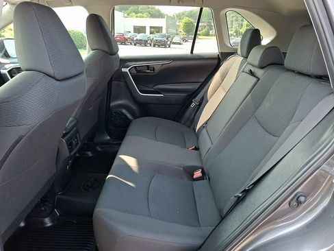 Used 2024 Toyota RAV4 LE AWD/4WD image 10