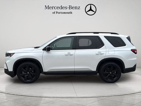 Used 2025 Honda Pilot Black Edition image 2