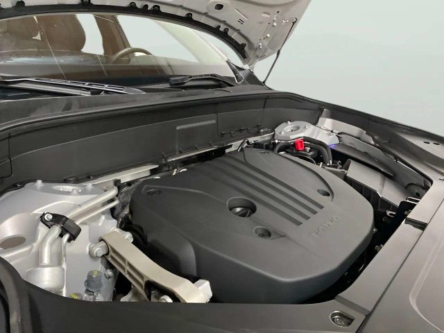 Used 2025 Volvo XC90 B5 Core AWD/4WD image 92