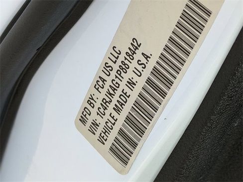 Used 2023 Jeep Grand Cherokee L Laredo image 26