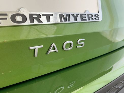 New 2026 Volkswagen Taos SE image 33