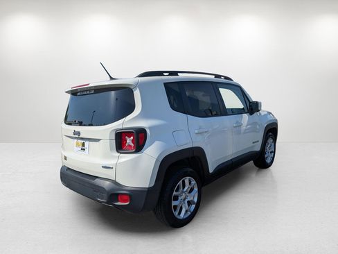 Used 2016 Jeep Renegade Latitude image 5