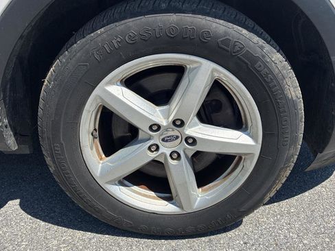 Used 2016 Ford Explorer XLT w/ Equipment Group 202A AWD/4WD image 9
