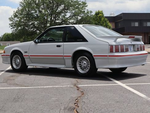 Used 1988 Ford Mustang GT RWD image 7