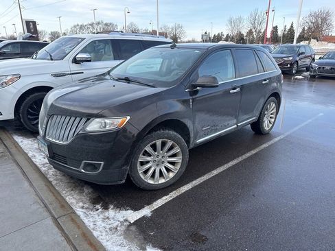 Used 2013 Lincoln MKX FWD image 1