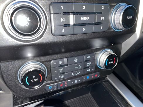 Certified 2020 Ford F150 Platinum w/ Equipment Group 701A Luxury image 37