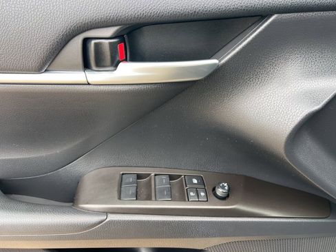 Used 2024 Toyota Camry SE FWD image 12