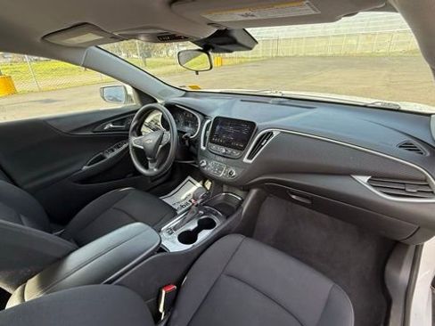 Used 2024 Chevrolet Malibu LT image 13