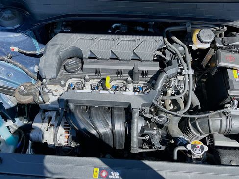 Used 2024 Hyundai Venue Limited FWD image 29