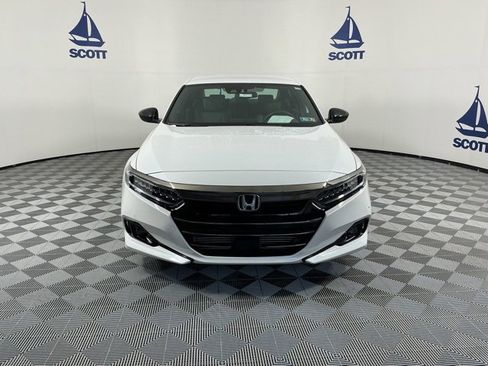 Used 2022 Honda Accord Sport image 2
