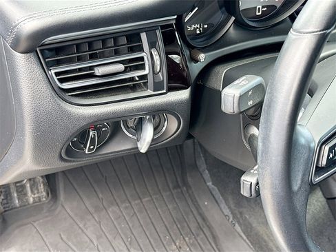 Used 2022 Porsche Macan S w/ Premium Package Plus image 11