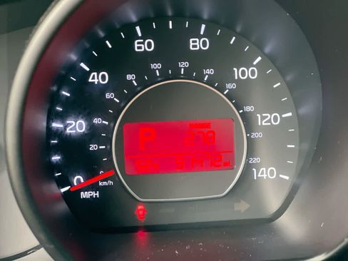 Used 2018 Kia Soul + FWD image 15