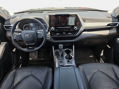Used 2021 Toyota Highlander Platinum AWD/4WD image 9