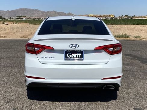 Used 2017 Hyundai Sonata SE FWD image 4