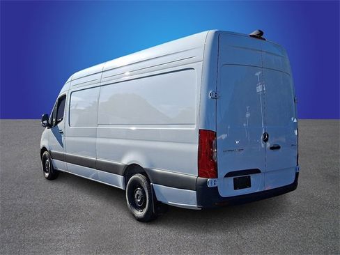 Used 2025 Mercedes-Benz Sprinter 2500 image 6
