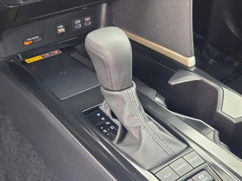 Used 2025 Toyota Camry LE image 12