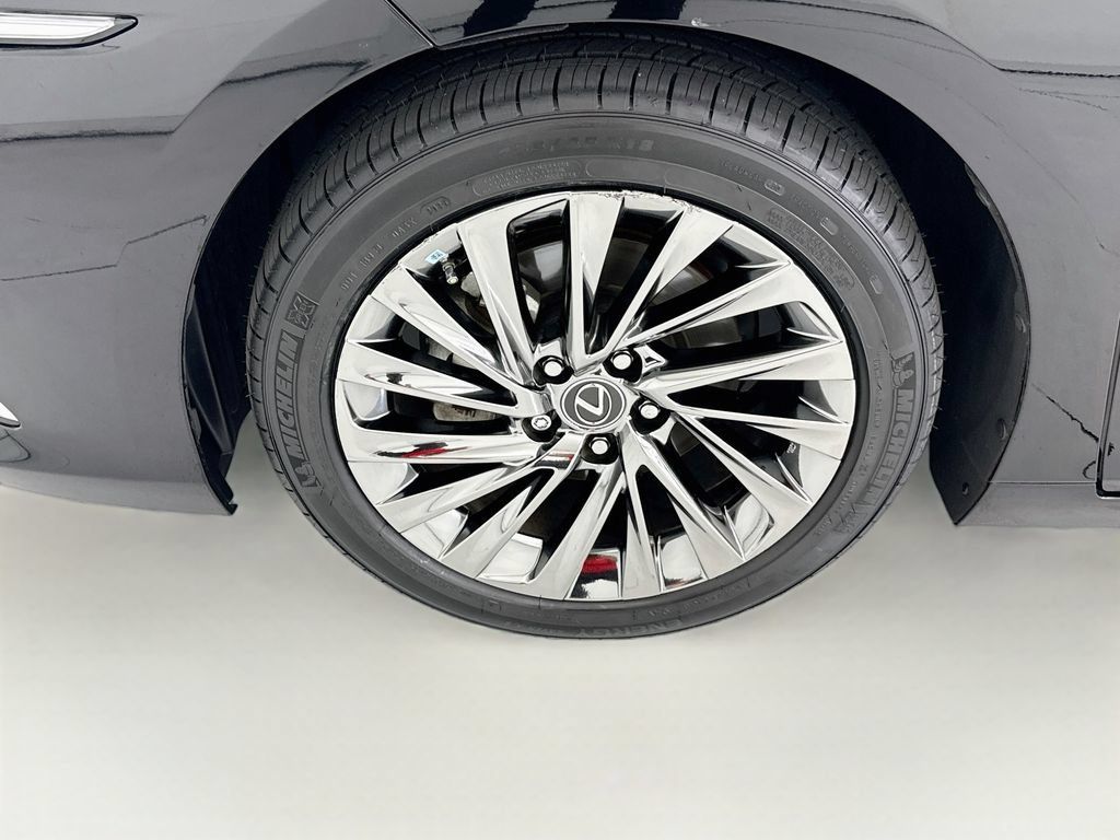 Used 2024 Lexus ES 350 Ultra Luxury w/ Accessory Package (Z2) FWD image 29