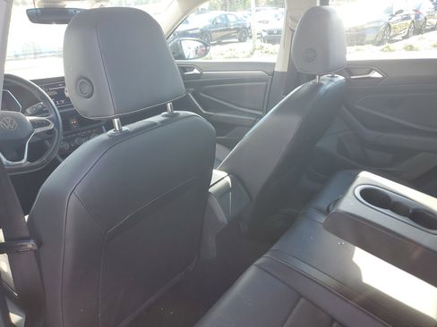 Used 2024 Volkswagen Jetta SE image 14