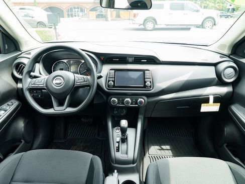New 2025 Nissan Kicks Play S image 8