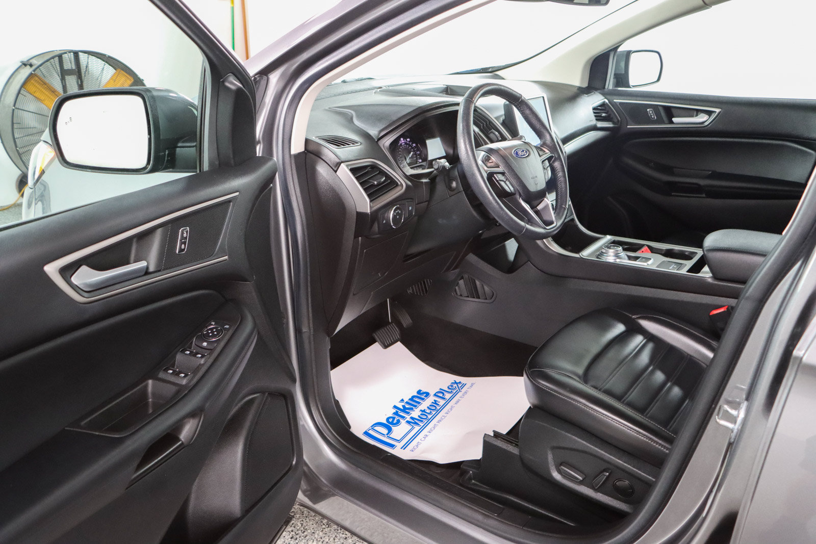 Used 2022 Ford Edge SEL AWD/4WD image 3