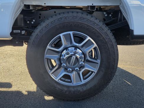 Used 2025 Ford F350 Lariat w/ Lariat Ultimate Package image 11