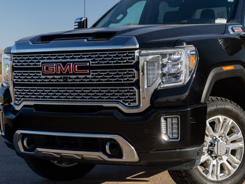 Used 2022 GMC Sierra 3500 Denali w/ Denali Ultimate Package AWD/4WD image 6