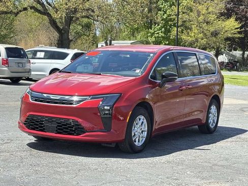New 2027 Chrysler Pacifica Select FWD image 32