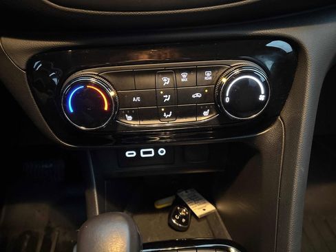 Used 2022 Buick Encore GX Preferred w/ Cold Weather Comfort Package image 22