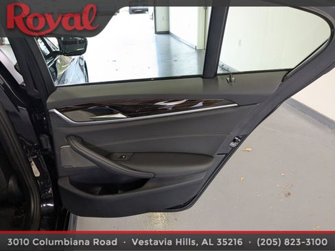 Used 2021 BMW 530i image 9