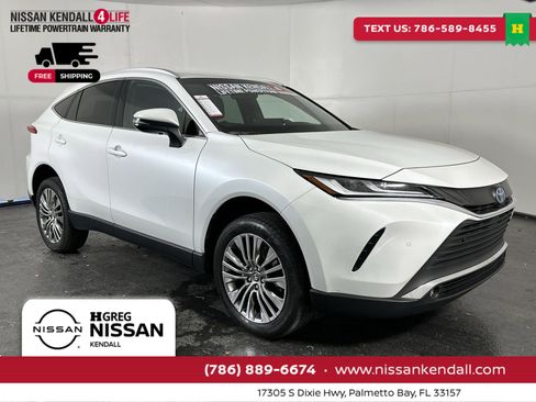 Used 2023 Toyota Venza Limited image 2