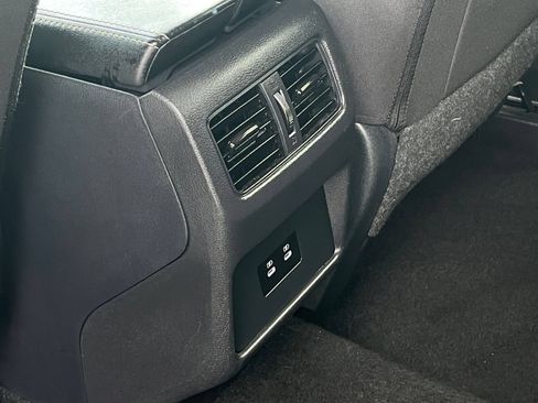 Used 2025 Nissan Rogue SV FWD image 24