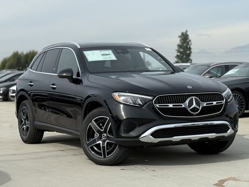 New 2026 Mercedes-Benz GLC 300 GLC 300 image 2