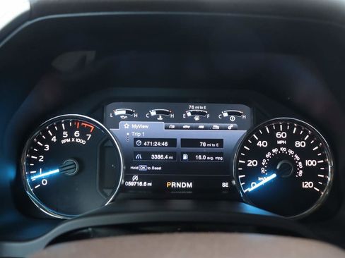 Used 2018 Ford F150 Lariat w/ Equipment Group 502A Luxury AWD/4WD image 9