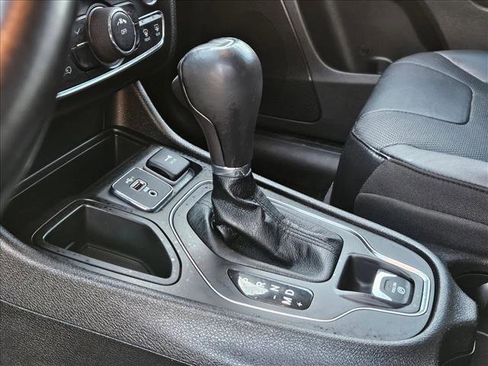 Used 2020 Jeep Cherokee Latitude Lux w/ Quick Order Package 26H Lux image 12