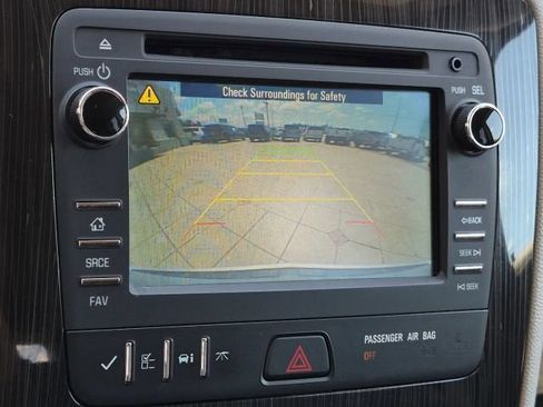 Used 2017 Chevrolet Traverse LT FWD image 27