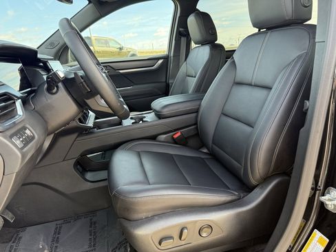 Used 2024 GMC Acadia Elevation image 7