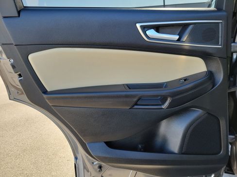 Certified 2024 Ford Edge SEL w/ Convenience Package AWD/4WD image 9