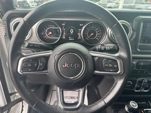 Used 2019 Jeep Wrangler Unlimited Sahara AWD/4WD image 19