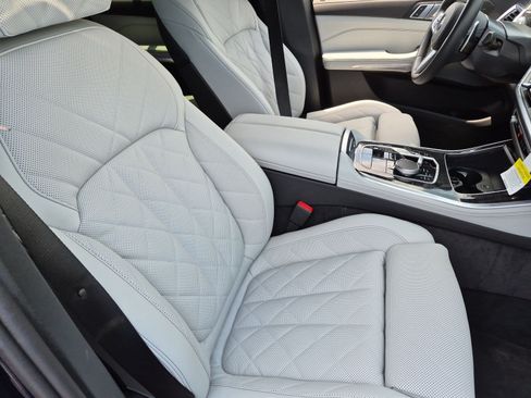 Used 2026 BMW X5 xDrive40i w/ M Sport Package AWD/4WD image 32