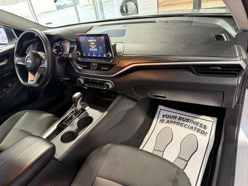 Used 2025 Nissan Altima 2.5 SV image 57