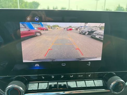 Used 2025 Chevrolet Colorado Z71 AWD/4WD image 24