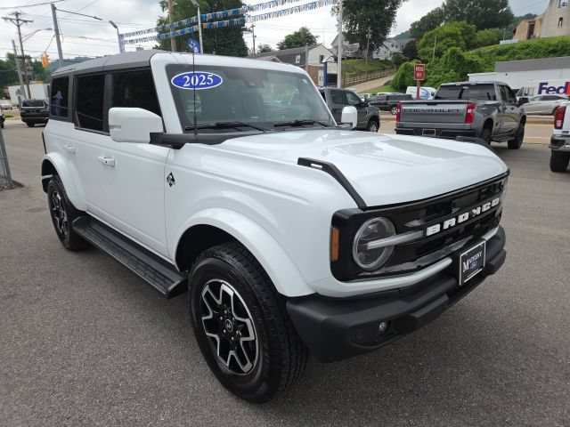 Used 2025 Ford Bronco Outer Banks AWD/4WD image 9