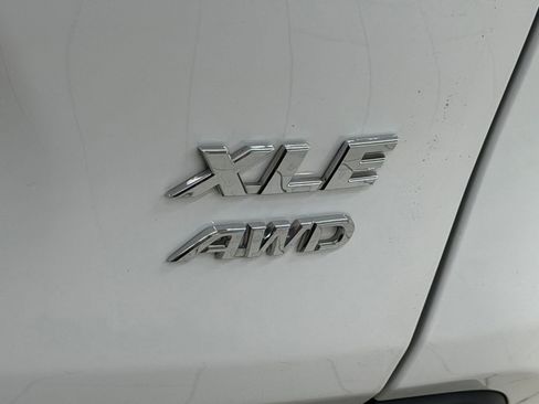 Used 2023 Toyota RAV4 XLE AWD/4WD image 33
