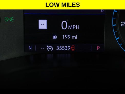Used 2021 Chevrolet Colorado Z71 w/ Safety Package AWD/4WD image 6
