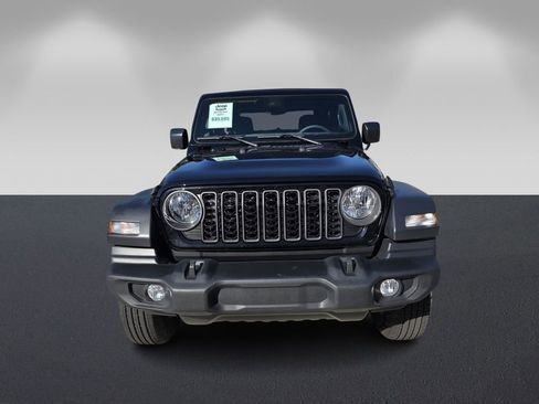 Used 2024 Jeep Wrangler Sport S image 2